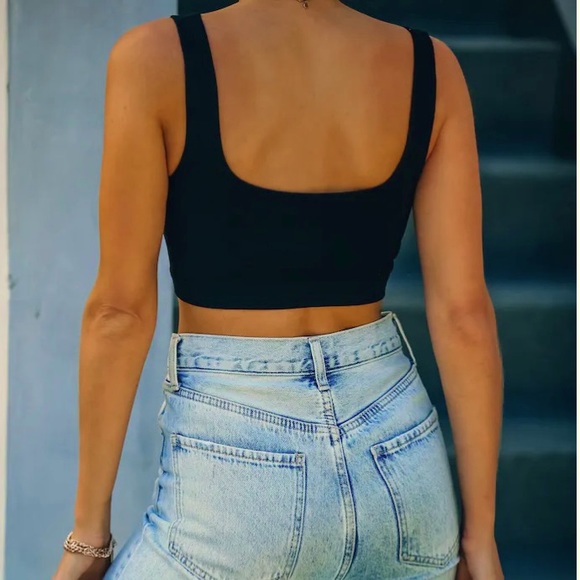 Black Crop Tank - M/L - Picture 2 of 4